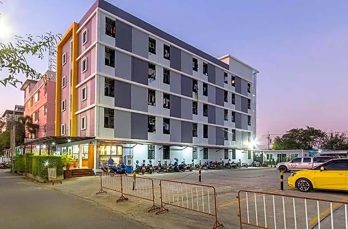 Aparthotel Salinsiri At Lat Krabang