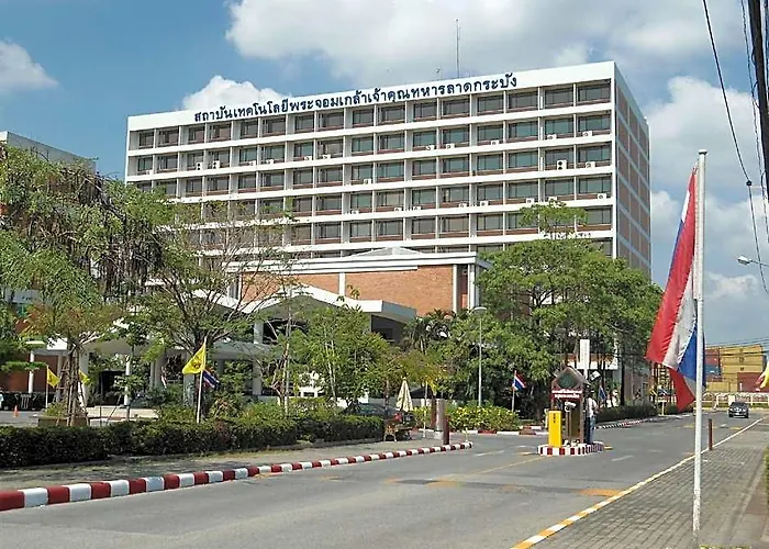Aparthotel Salinsiri At Lat Krabang 3*